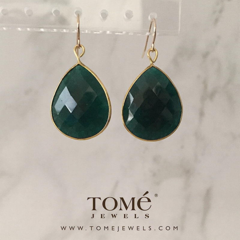Alternative view of Aretes Gota Esmeralda