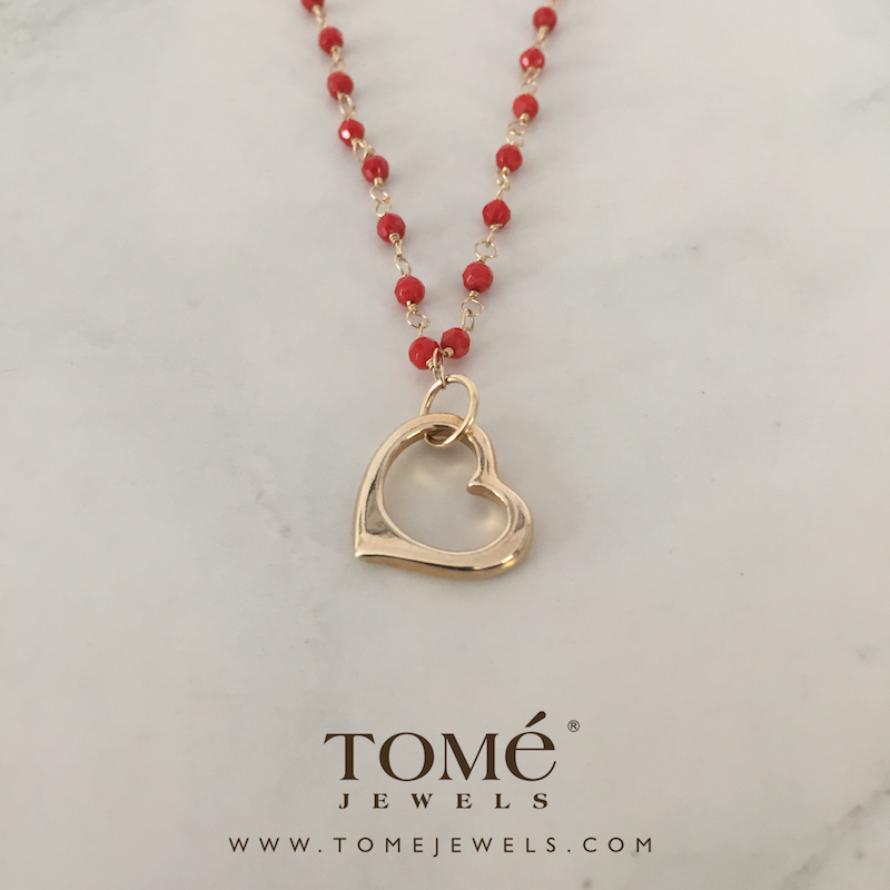 Alternative view of Collar Coral Rojo Corazón III