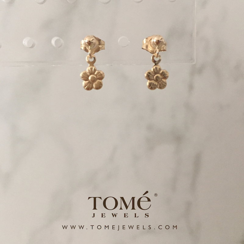 Alternative view of Aretes Poste Flor