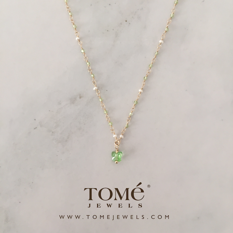 Collar con Mariposa Verde