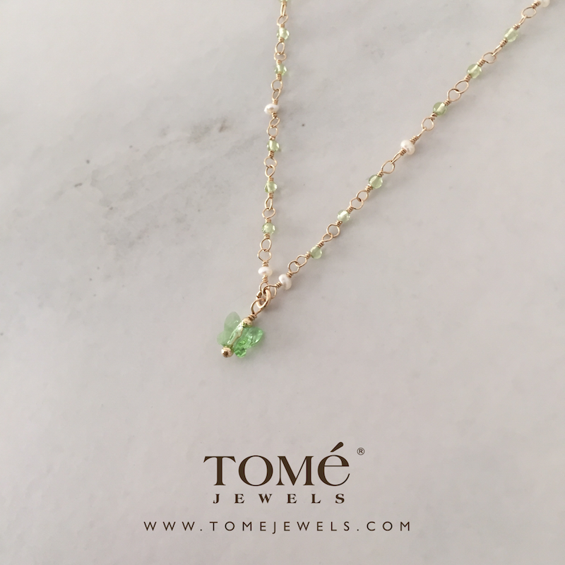 Alternative view of Collar con Mariposa Verde